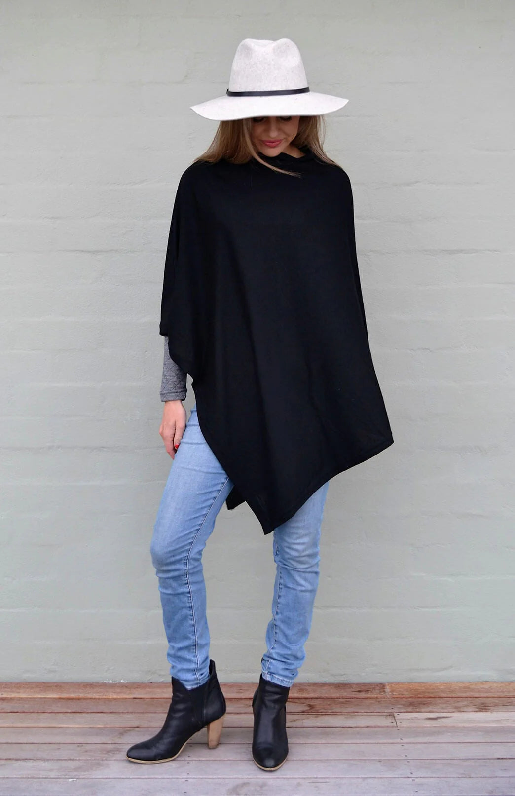 Classic Poncho - Smitten Merino poncho Smitten Merino Black 